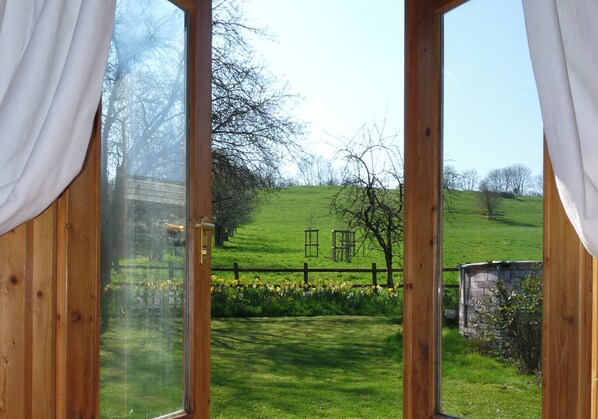 Interior - Sleeps2- Freewifi - Walkersparadise - South Facing (Wells)