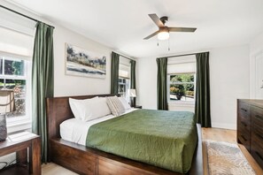 4 bedrooms, desk, iron/ironing board, free WiFi