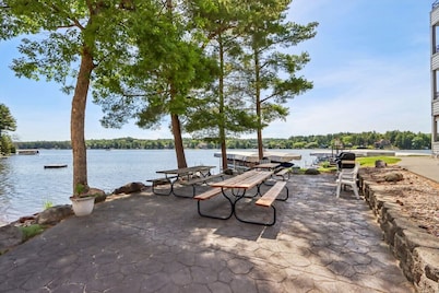Sandy Toes at Lighthouse Cove