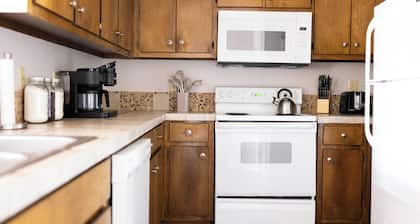 Charming 2BR Retreat • Pets Welcome!