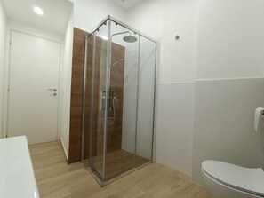 Shower, hair dryer, bidet, towels - Apartment all for you, parking, within walking distance Royal Palace, Cathedral  (Palermo)