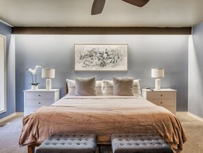 4 bedrooms, desk, iron/ironing board, WiFi