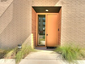 Exterior detail - Exclusive 1Bed New Luxury Apt (Oklahoma City)