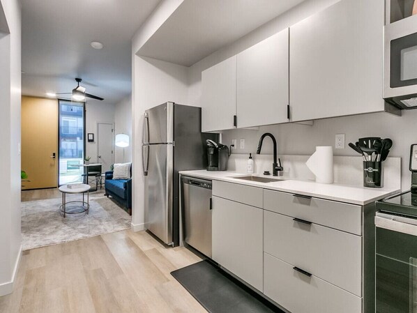Fridge, microwave, oven, stovetop - Exclusive 1Bed New Luxury Apt (Oklahoma City)