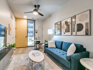 TV - Exclusive 1Bed New Luxury Apt (Oklahoma City)