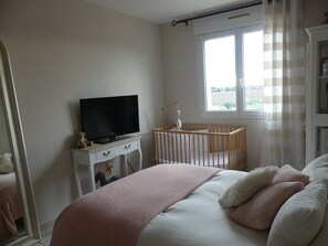 3 bedrooms, iron/ironing board, WiFi, bed sheets - Villa 140 m2, not overlooked, countryside views. (Servian)