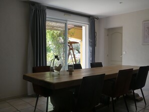 Dining - Villa 140 m2, not overlooked, countryside views. (Servian)