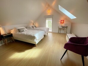4 bedrooms, free WiFi - Spacious family cottage near Villandry, with garden, pétanque and WIFI (Lignières-de-Touraine)