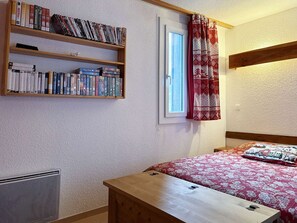 1 室のベッドルーム、WiFi