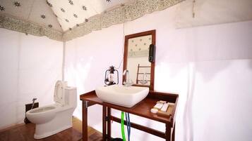 Shower, towels, soap, shampoo