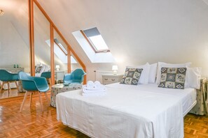 1 bedroom, iron/ironing board, free WiFi