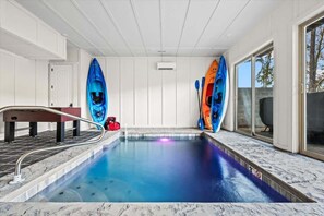 Indendørs pool