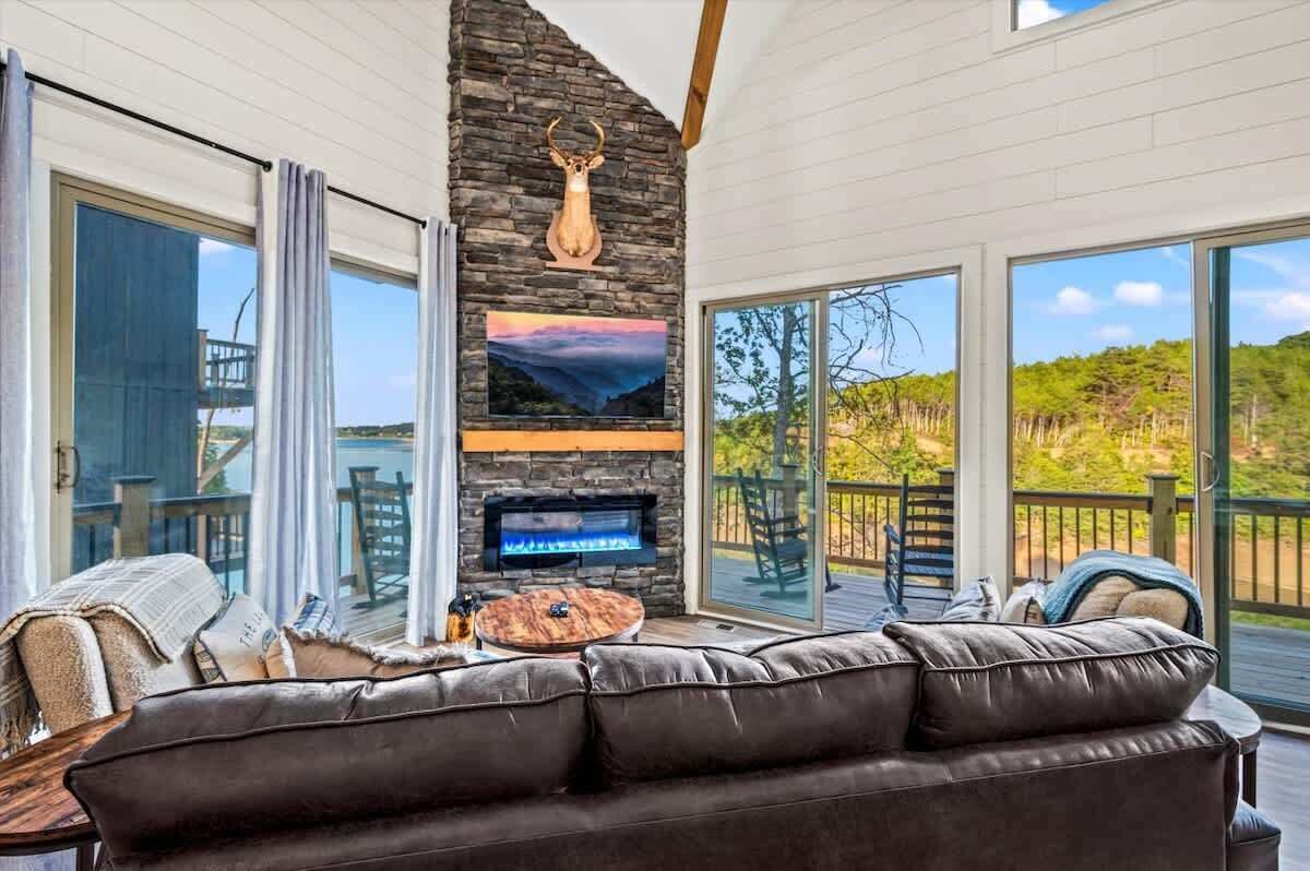 TV, fireplace, video games, offices