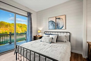 5 habitaciones, tabla de planchar con plancha, wifi y ropa de cama 