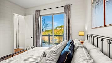 5 habitaciones, tabla de planchar con plancha, wifi y ropa de cama