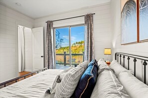 5 quartos, ferros/tábuas de passar roupa, Wi-Fi, roupa de cama