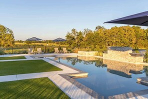 Pool - 1 Pool+3 Homes+6 Baths+9 King Beds (Carmine)