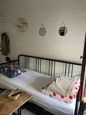 1 Schlafzimmer, Bügeleisen/Bügelbrett, Bettwäsche