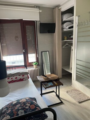 1 bedroom, iron/ironing board, bed sheets