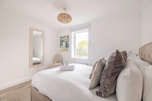 3 habitaciones, tabla de planchar con plancha, cuna de viaje y wifi 