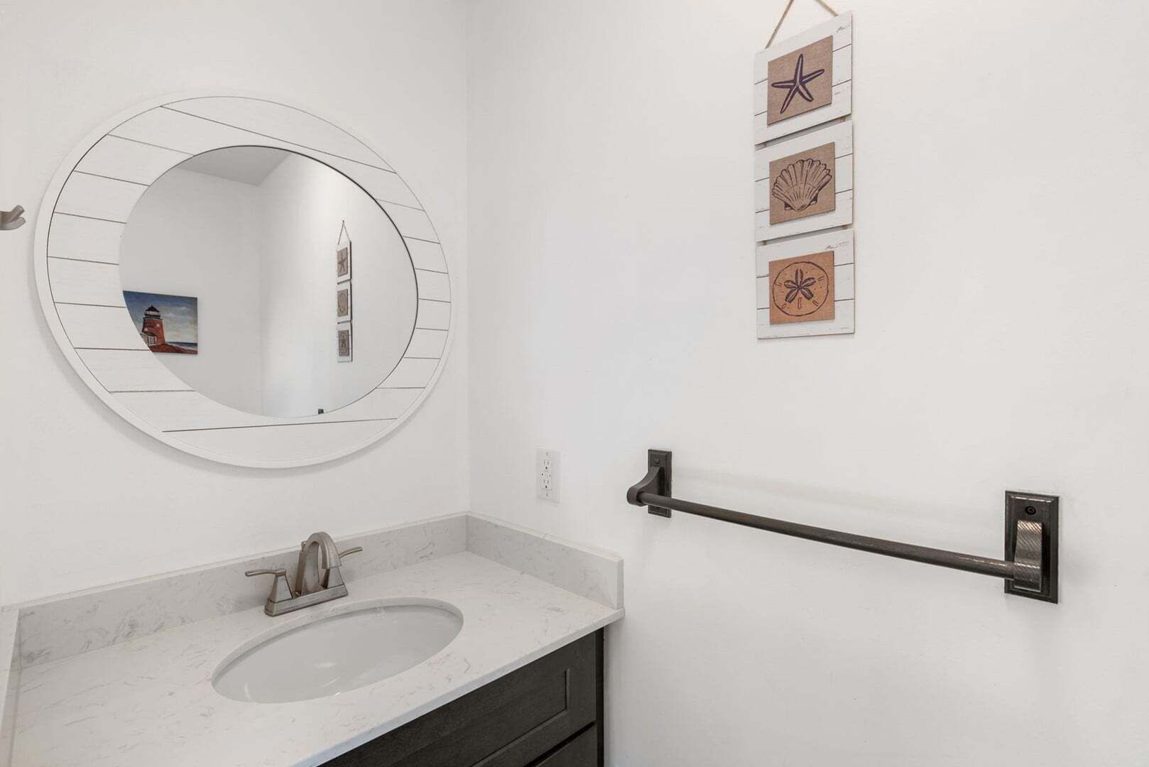 10-web-or-mls-10015-SOOI-TL-Half-Bath