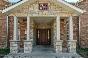 Exterior detail - Vineyards Escape near The Strip and SDC (Branson)