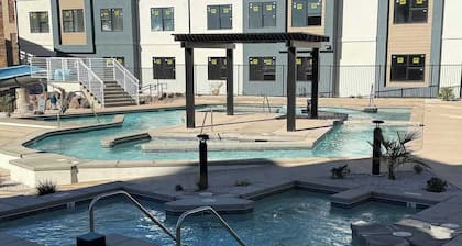 Ultimate Family and Friends Escape l Indoor & Outdoor Pool and Hot Tub