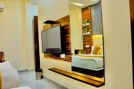 Double or Twin Room. Lemonade Hotel