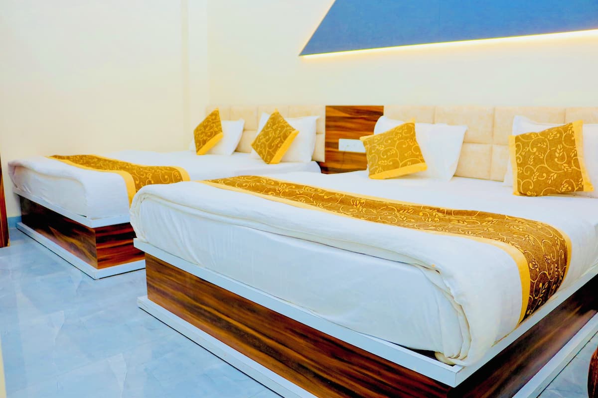 Double or Twin Room | Desk, soundproofing