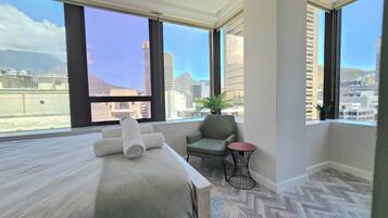 1 habitación, tabla de planchar con plancha, wifi gratis y ropa de cama