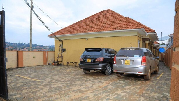 Unclassified image, 1 of 29, button - Apt - Sleeps 2 - Parking - Pets Ok (Kampala)