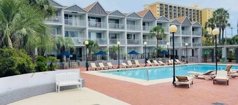 SJ19 great studio across from the beach