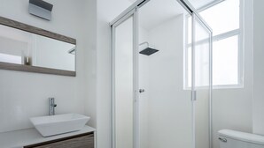 Apartment | Bathroom - Polanco Stay - 3br- Parking- Laundry- Elevator (Mexico City)