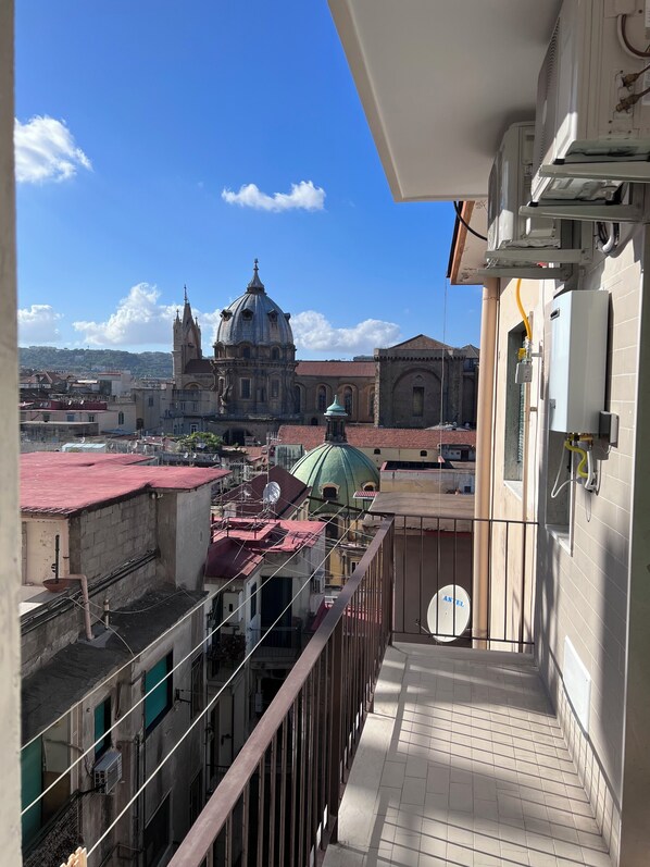 Camera Matrimoniale Deluxe | City view - Medusa Duomo Guest House (Naples)