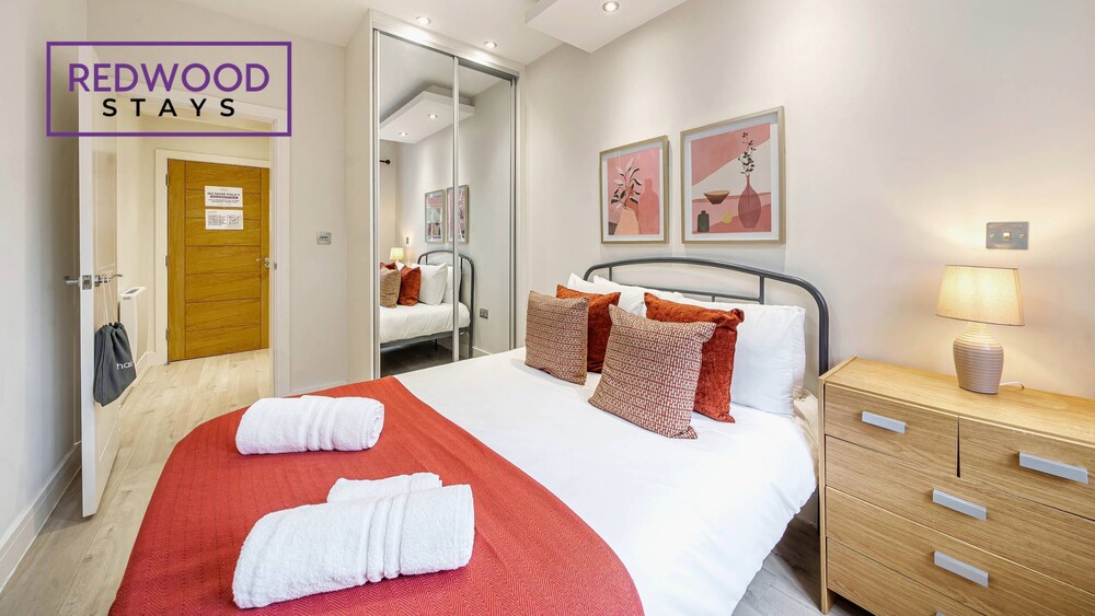 Modern 1 Bed 1 Bath APT in Aldershot with Parking Aldershot Vrbo