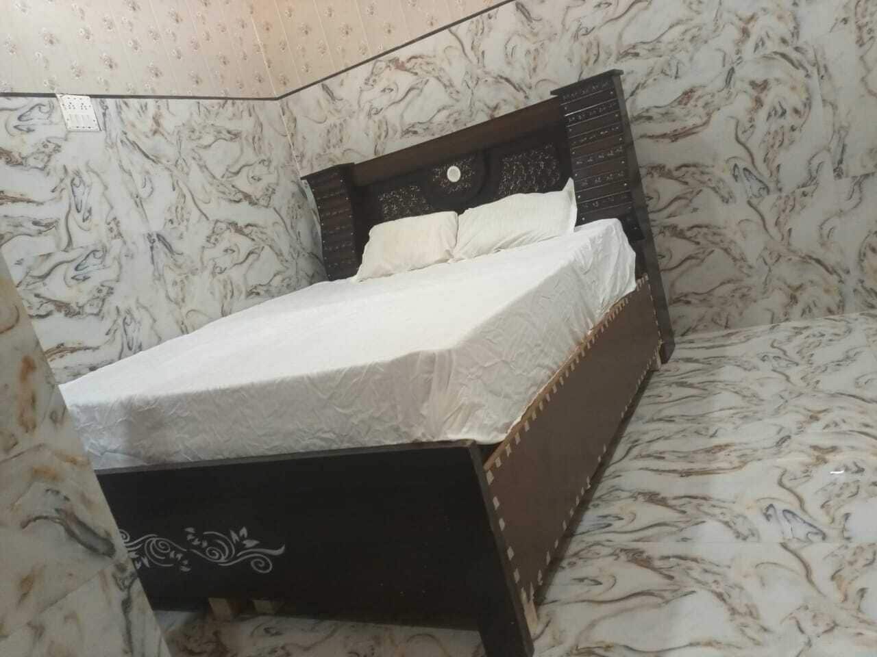Standard Room, 1 King Bed, Balcony, City View | Desk, free WiFi