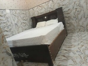 Standard Room, 1 King Bed, Balcony, City View | Desk, free WiFi - G.D Guest House By GRB (Mathura)