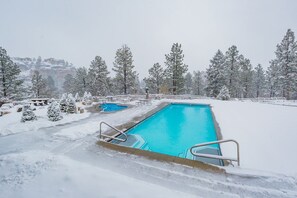 屋内プール、温水プール