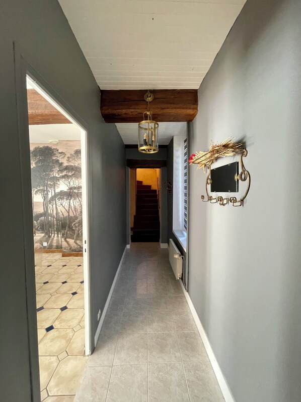 Interior - Cosy cottage with barbecue & fireplace! (Charmoy)