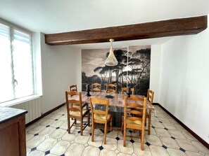 Dining - Cosy cottage with barbecue & fireplace! (Charmoy)