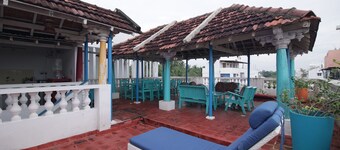 Holi-Wood Guesthouse