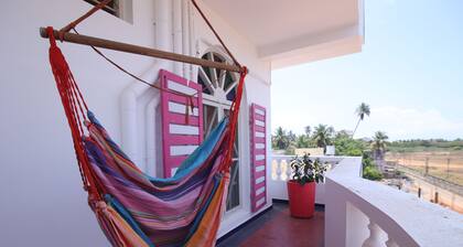 Holi-Wood Guesthouse