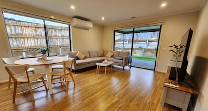 Getaway on Amaroo Way