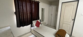 Goroomgo Narayan Executive Gujrat
