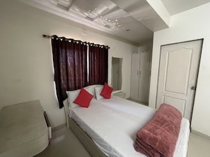 Free WiFi, bed sheets - Goroomgo Narayan Executive Gujrat (Rajula)