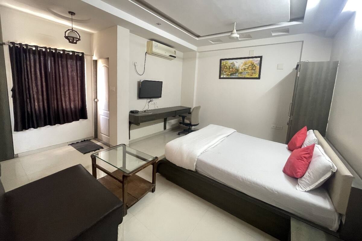 Deluxe Double Room, City View
