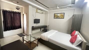 Phòng đôi Deluxe, quang cảnh thành phố | Truy cập Internet không dây miễn phí, bộ trải giường