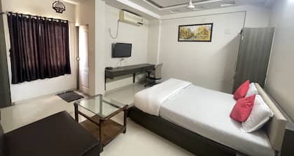 Goroomgo Narayan Executive Gujrat