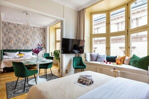 1 habitación, tabla de planchar con plancha, wifi y ropa de cama 