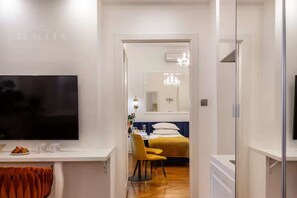 1 chambre, bureau, fer et planche à repasser, Wi-Fi gratuit